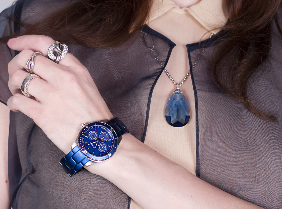 Часы синего цвета- самые модные часы сезона